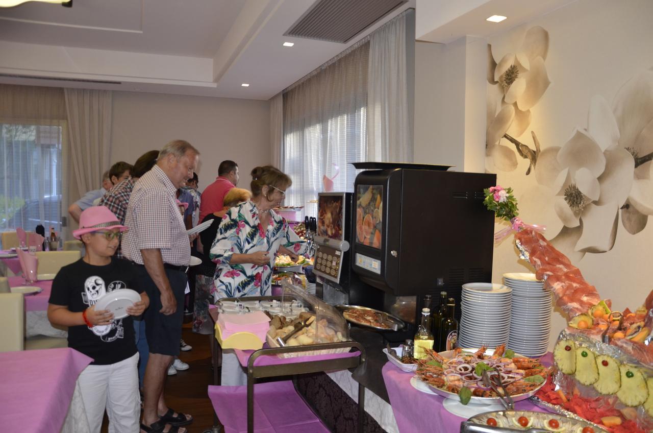 Hotel San Remo リッチョーネ エクステリア 写真